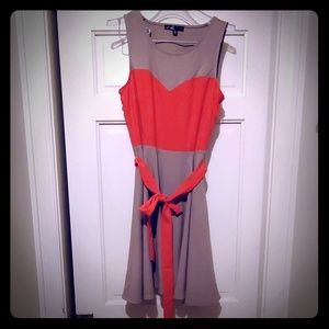 Fun summery date night dress SMALL